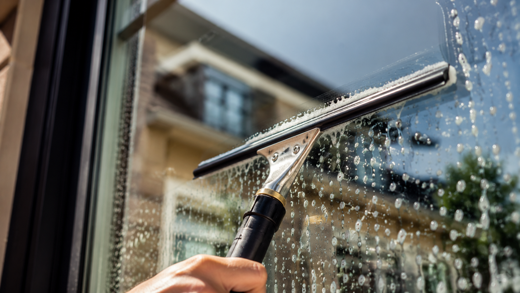The squeegee technique that guarantees a streak-free result